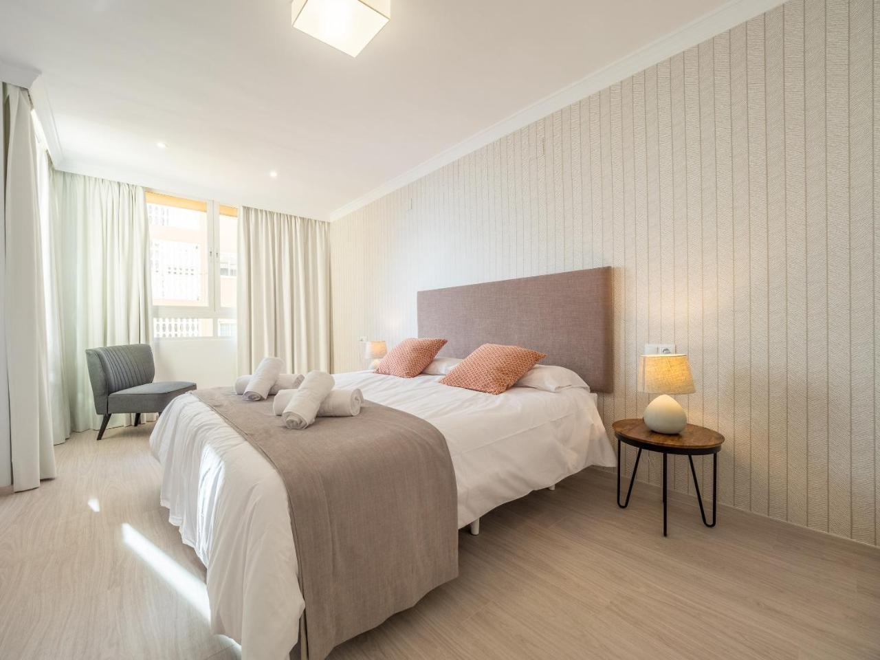 Malagueta Sea View - Premium Apartment マラガ エクステリア 写真