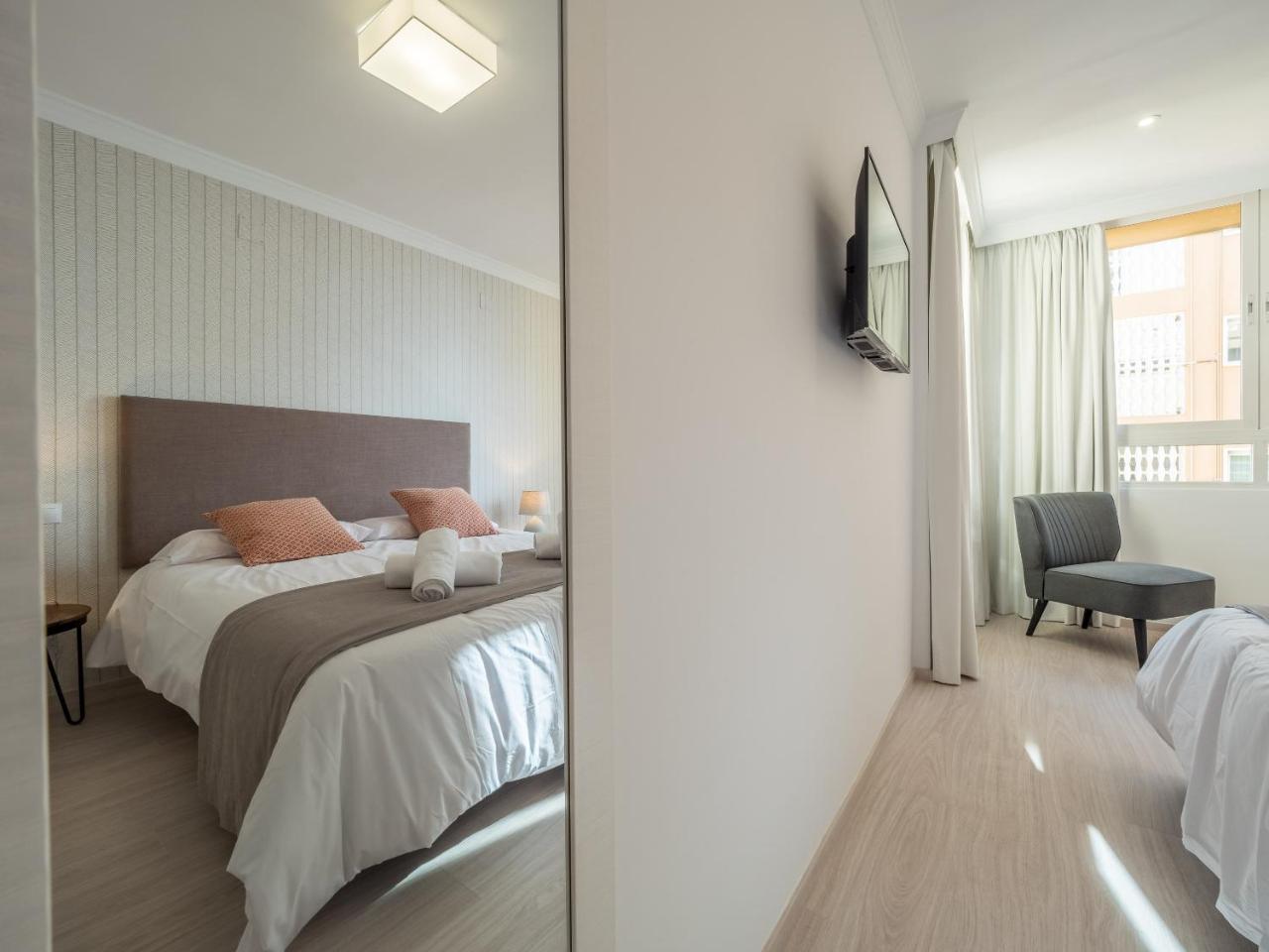 Malagueta Sea View - Premium Apartment マラガ エクステリア 写真